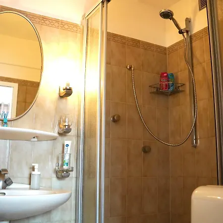 *top Apartment* Beliebte Lage* In * Dusseldorf